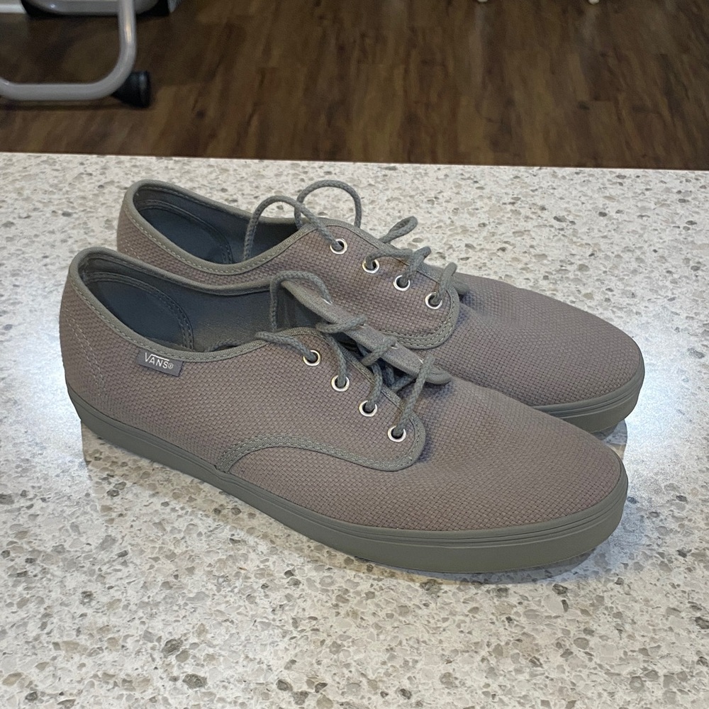 Vans Madero - Picture 2 of 6